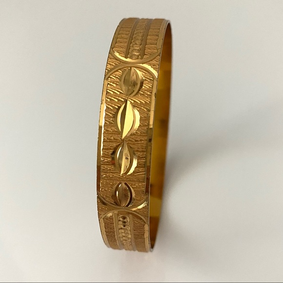 14k yellow gold plated Bangle Bracelet XS/ Small - Picture 10 of 16